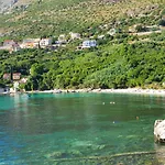 Ani * Mlini