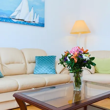 Ani Apartment *